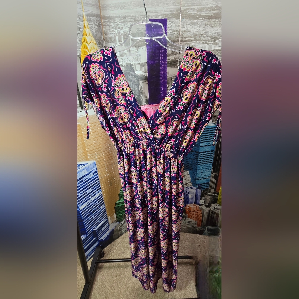 Unbranded- Empire waistline, dolman-style sleeves, flowy, Maxi dress